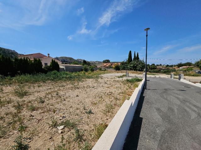 Terrain vente à Aix-en-Provence, Les Pennes-mirabeau