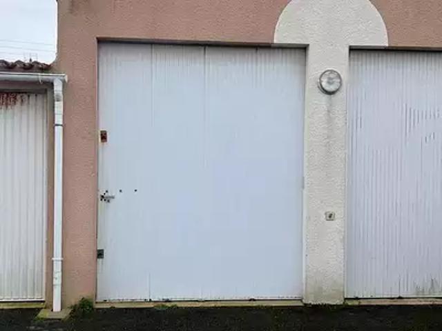 Garage vente à Les Sables-d'Olonne, Château-d'olonne