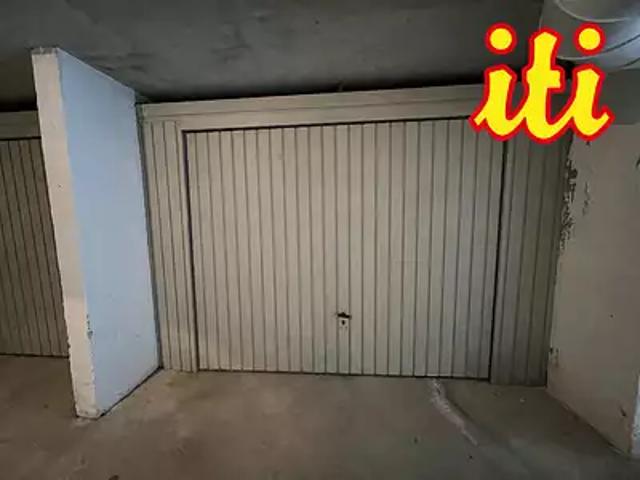 Garage vente à Les Sables-d'Olonne, Château-d'olonne