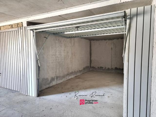 Garage vente à Les Sables-d'Olonne, Château-d'olonne
