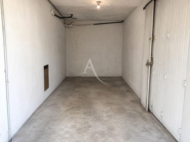 Garage vente à Les Sables-d'Olonne, Château-d'olonne