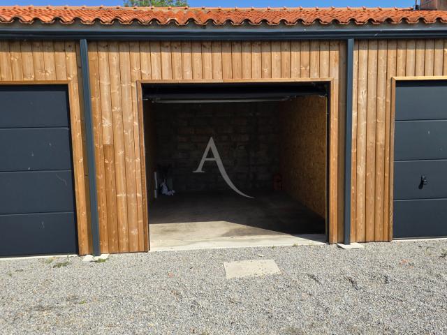 Garage vente à Les Sables-d'Olonne, Château-d'olonne