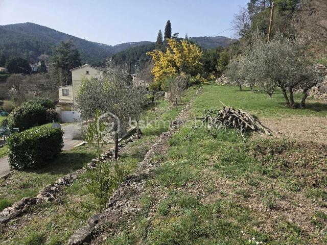 Terrain vente à Alès, Les Salles-du-gardon