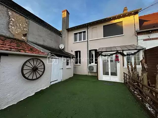 Maison vente à Sens, Les Sièges