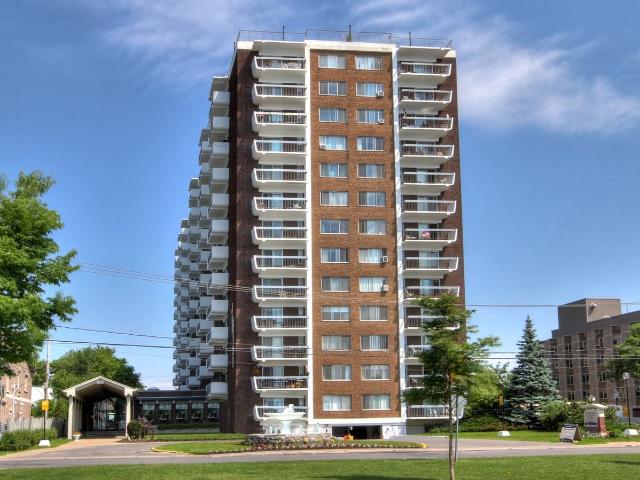 Apartment for rent in Pointe-claire, Quebec