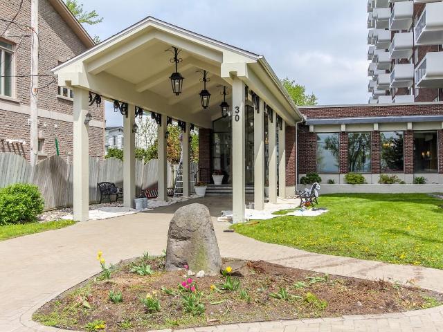 Apartment for rent in Pointe-claire, Quebec