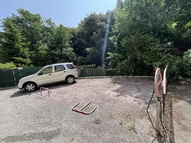 Garage vente à France métropolitaine, L'escarène