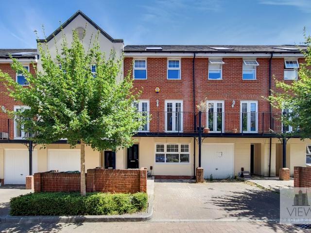 House for rent in Bromley Common, Greater London