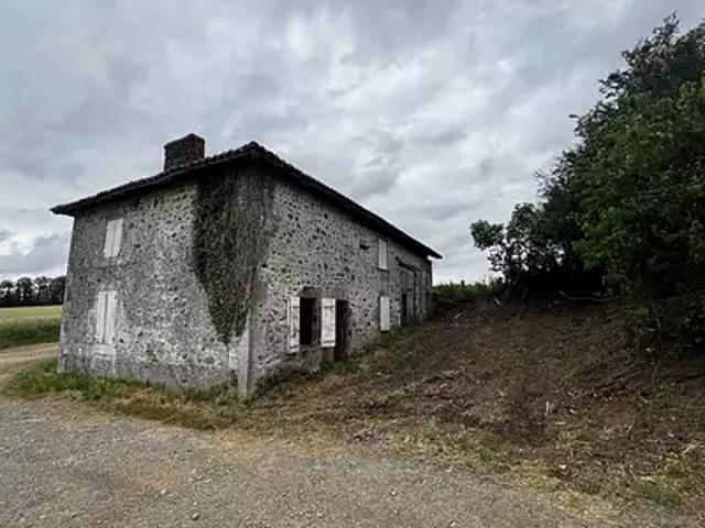 Maison vente à Confolens, Lésignac-durand