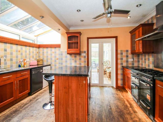 Apartment for rent in Talbot Village, Bournemouth