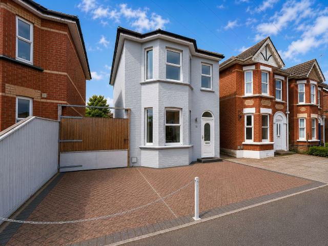 Apartment for rent in Talbot Village, Bournemouth