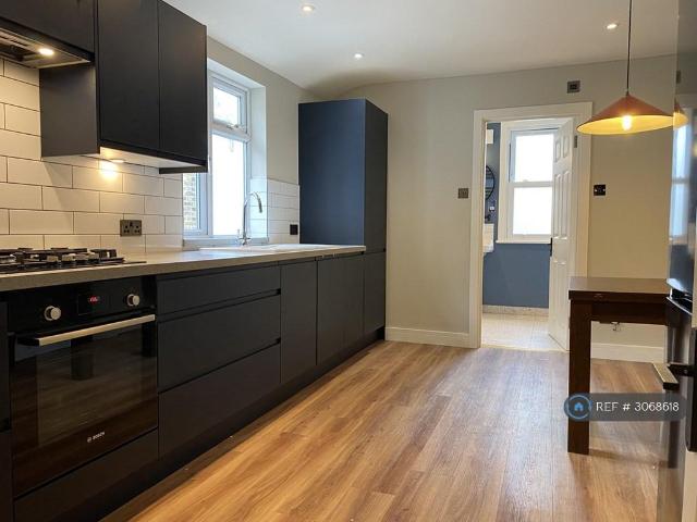 Apartment for rent in Temple Mills, Greater London