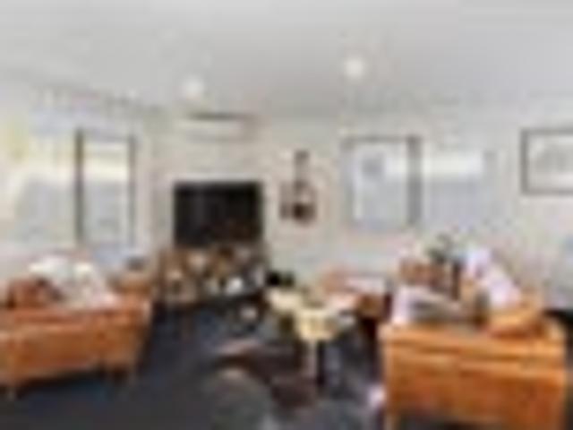 Townhouse for sale in Heathcote, Canterbury