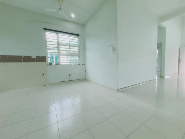 Bungalow for sale in Malaka