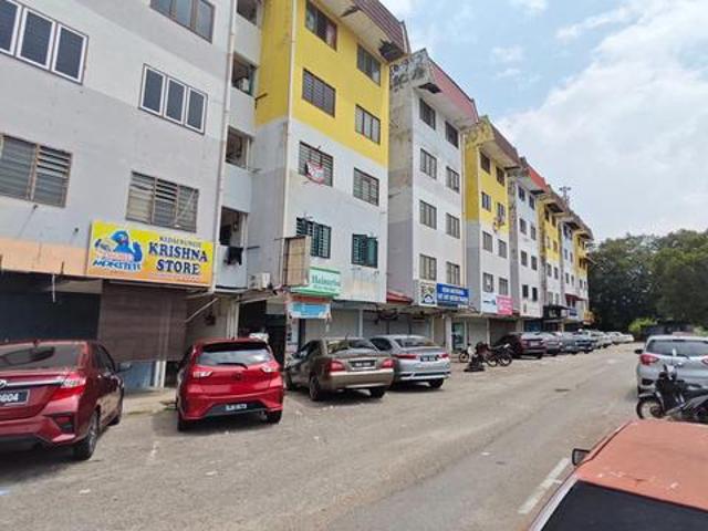 Flat for sale in Malaka
