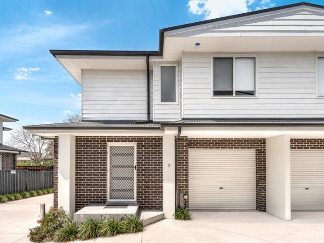 Townhouse for sale in Sydney, New South Wales