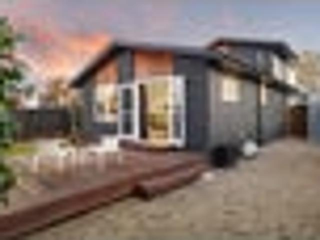 House for sale in Edgeware, Canterbury