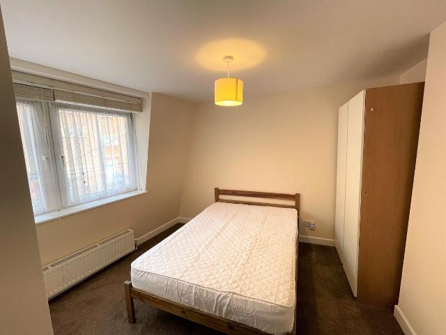 Apartment for rent in Furzedown, Greater London