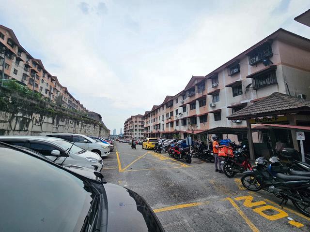 Apartment for sale in Petaling, Damansara Damai