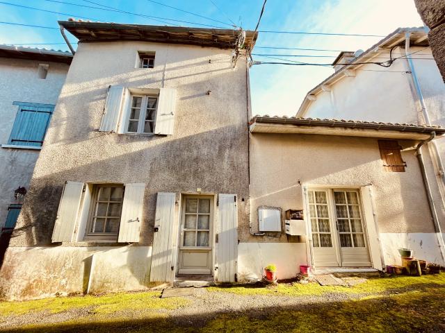 Maison vente à Confolens, Lesterps