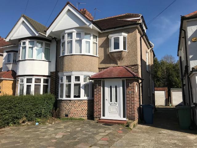 House for rent in Charlesworth, East Midlands