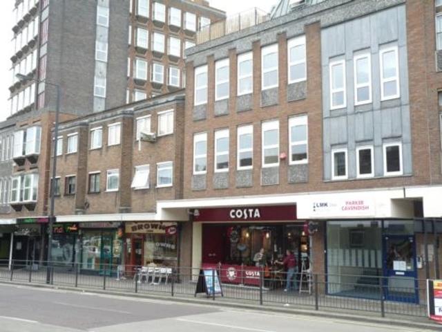 Apartment for rent in Charlesworth, East Midlands