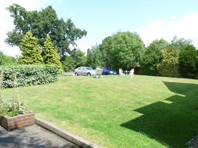 Apartment for rent in Charlesworth, East Midlands