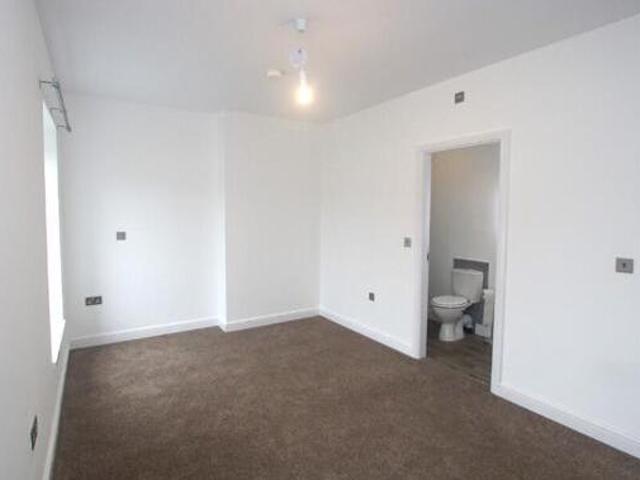 House for rent in Charlesworth, East Midlands