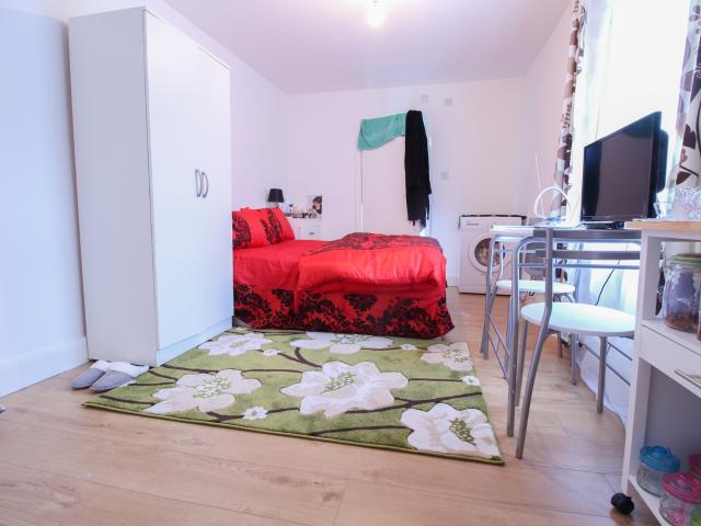 Apartment for rent in Homerton, Greater London