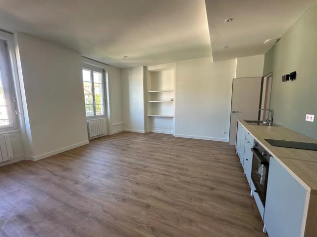 Appartement location à Saint-Étienne, L'etrat