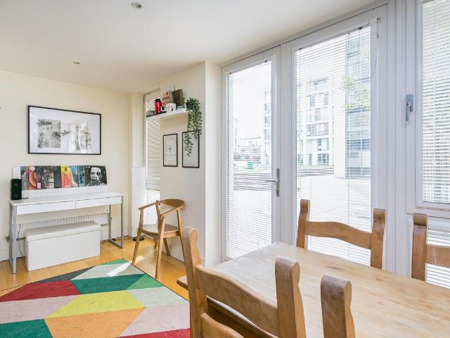 Apartment for rent in Oval, Greater London