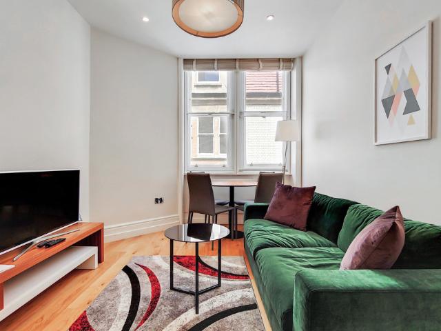Apartment for rent in Mayfair, Greater London