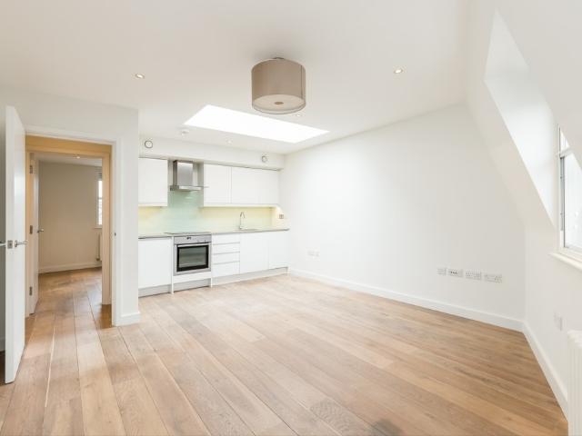 Apartment for rent in Chinatown, Greater London