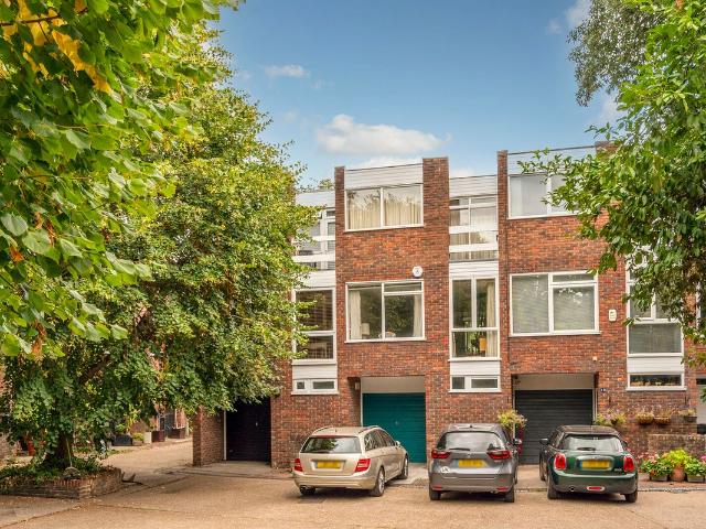 House for rent in Southfields, Greater London
