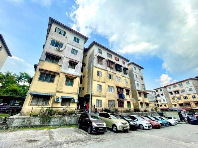 Flat for sale in Petaling, Subang Jaya