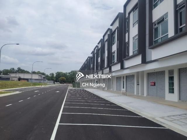 Shop for rent in Kajang, Langat