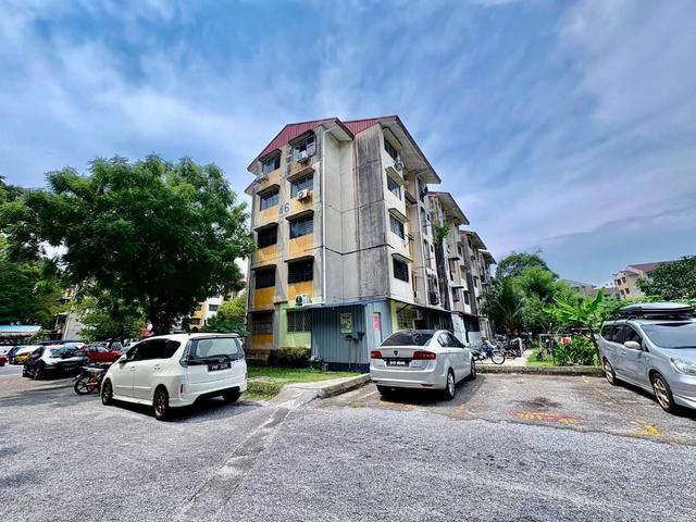 Flat for sale in Petaling, Alam Impian