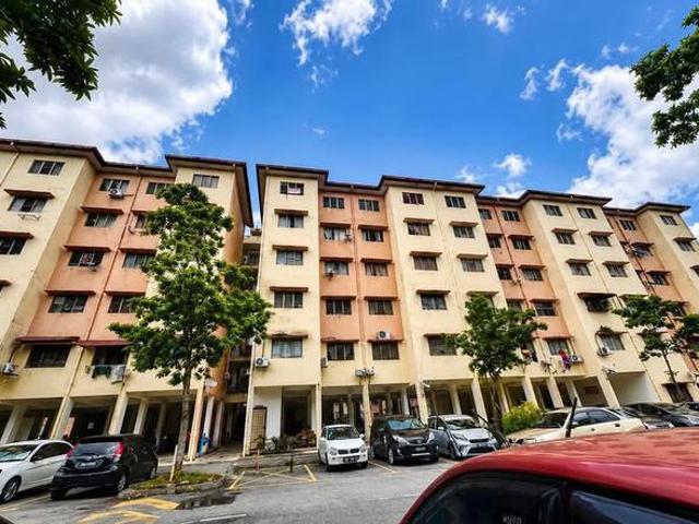 Flat for sale in Petaling, Alam Impian