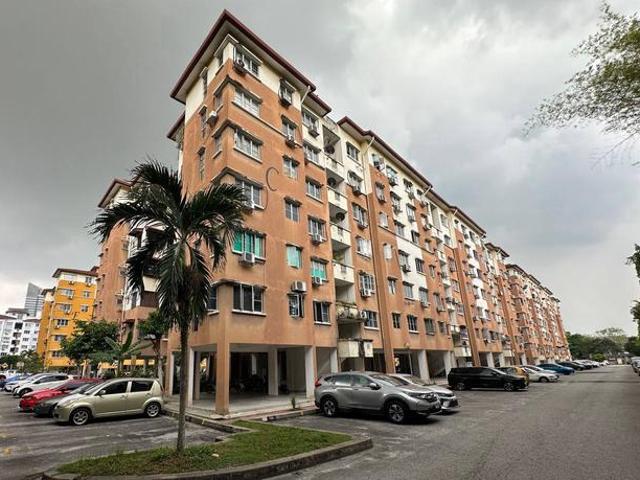 Apartment for sale in Petaling, Damansara Damai
