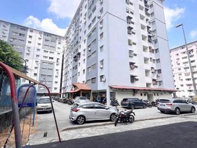 Apartment for sale in Petaling, Damansara Damai