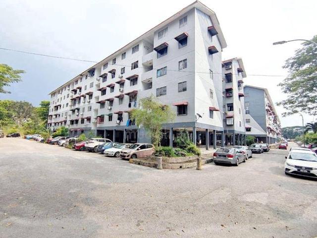 Flat for sale in Petaling, Damansara Damai