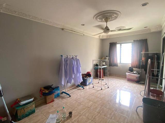 Flat for sale in Petaling, Alam Impian