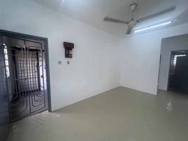 Flat for sale in Shah Alam, Petaling