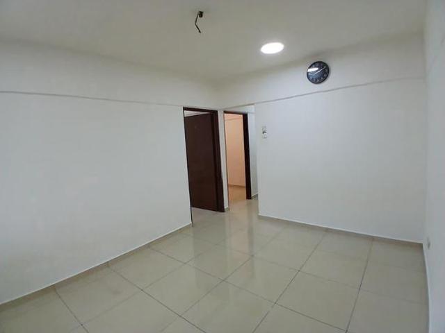 Flat for sale in Shah Alam, Petaling