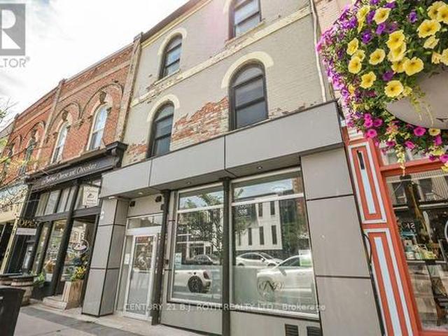 Commercial for rent in Barrie, Ontario