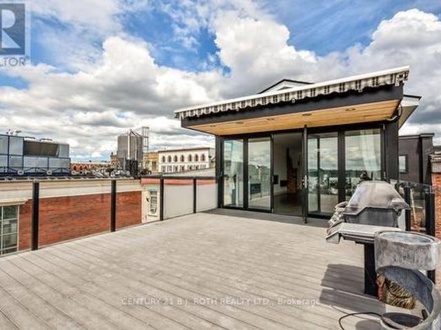 Commercial for rent in Barrie, Ontario