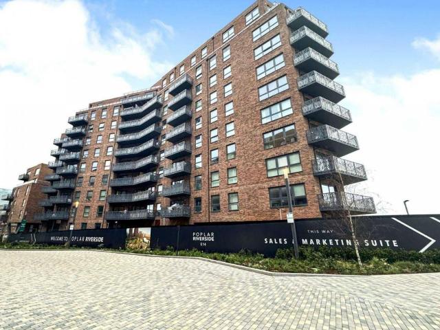 Apartment for rent in Poplar Grove, Greater London