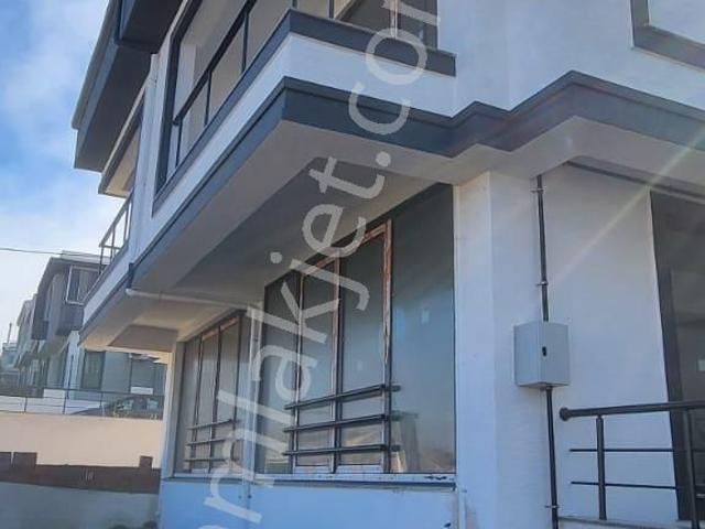 Bandirma, Balikesir içerisinde satılık Villa