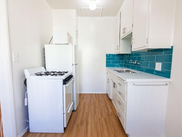 Apartment for rent in Canoga Park, California