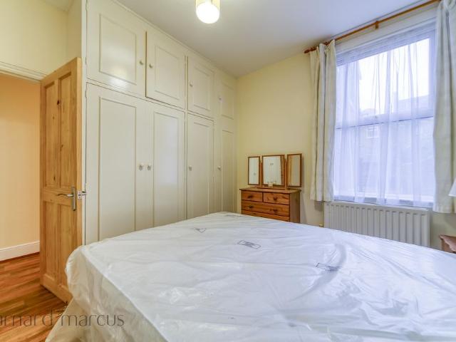 House for rent in Furzedown, Greater London